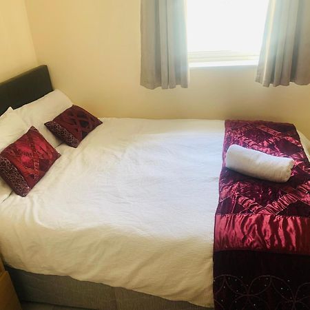 Sea View Flat Cobhアパートメント エクステリア 写真