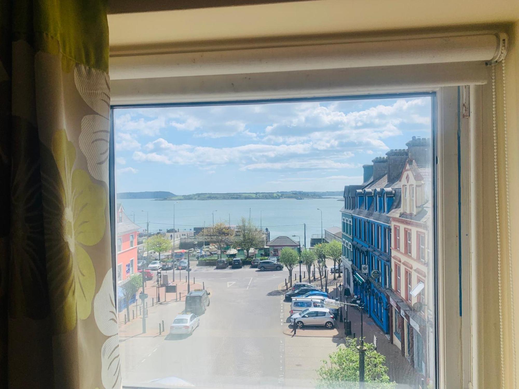 Sea View Flat Cobhアパートメント エクステリア 写真